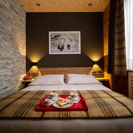 Meuble Garni Della Contea Hotel Bormio Eksteriør billede