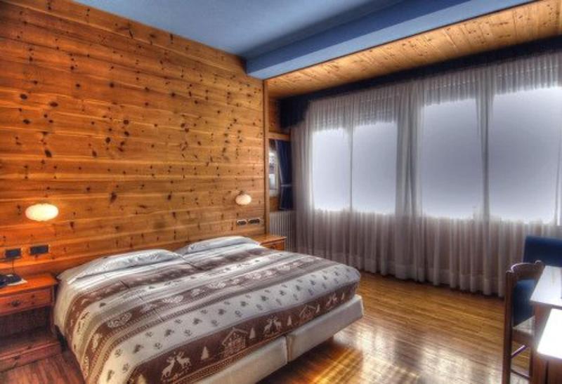 Meuble Garni Della Contea Hotel Bormio Eksteriør billede