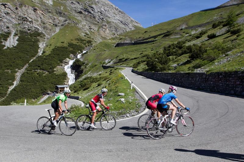 Meuble Garni Della Contea Hotel Bormio Eksteriør billede