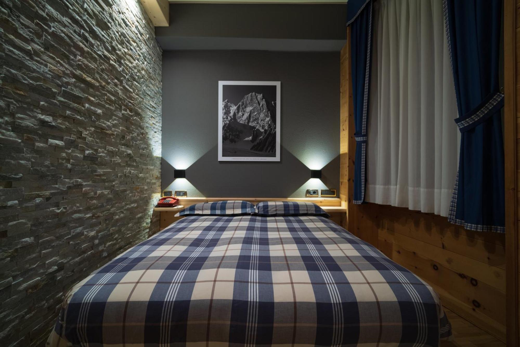 Meuble Garni Della Contea Hotel Bormio Eksteriør billede