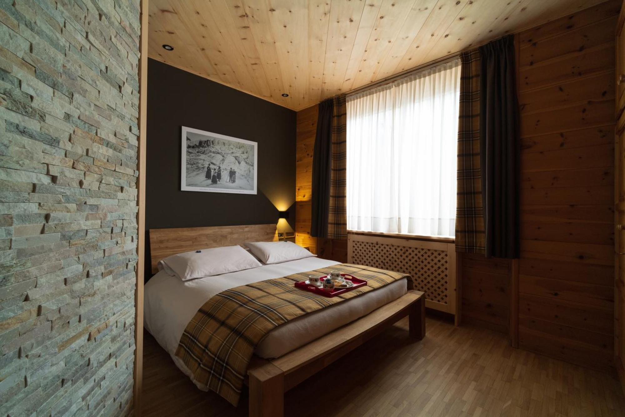 Meuble Garni Della Contea Hotel Bormio Eksteriør billede