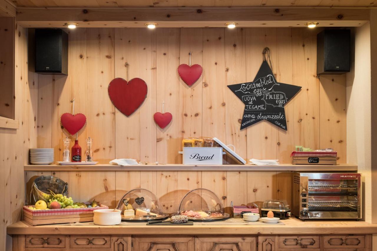Meuble Garni Della Contea Hotel Bormio Eksteriør billede
