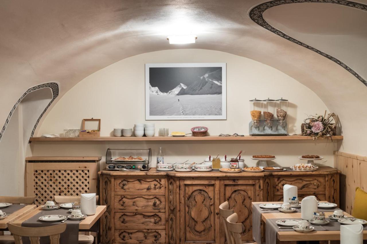 Meuble Garni Della Contea Hotel Bormio Eksteriør billede